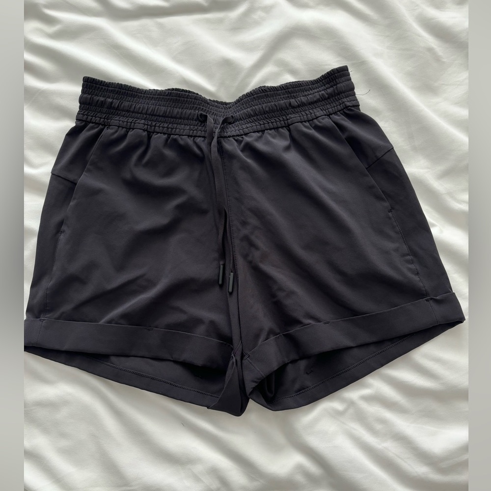 Lululemon Cargo Short. Size 4.